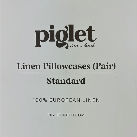 Piglet in Bed 100% European Linen Pillowcases Pair White Standard 20 x 26 NEW - Picture 2 of 6